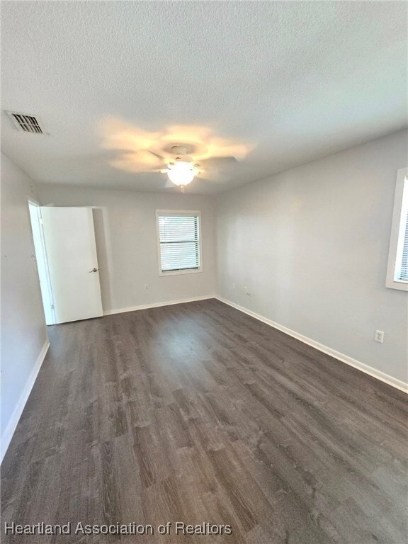 Building Photo - 317 Loon Ave