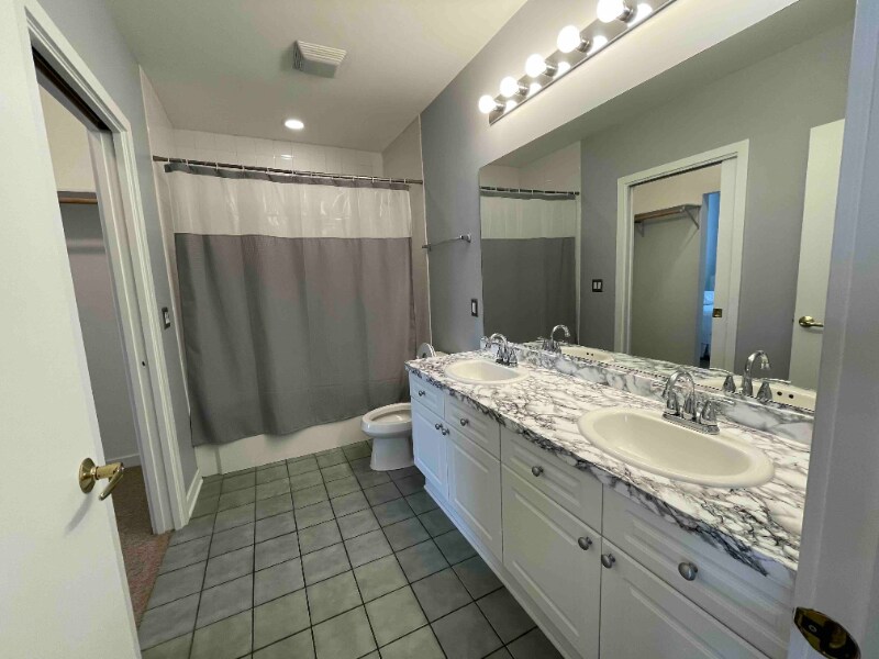 Building Photo - 1155 W Madison St