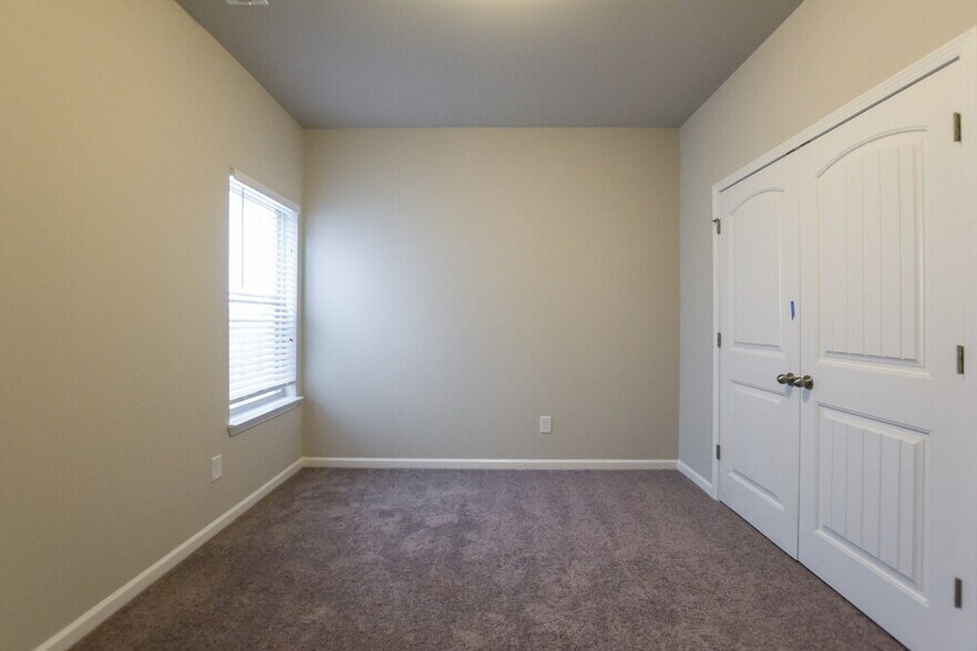 Building Photo - 115 Preserve Dr