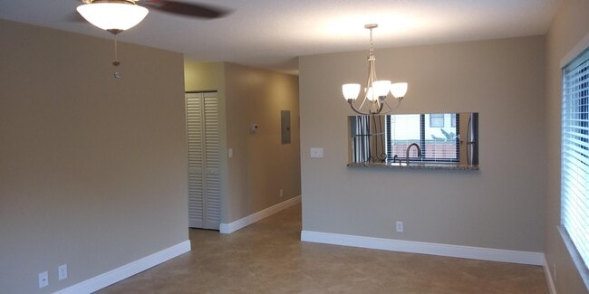 Building Photo - 5327 Tennis Ln