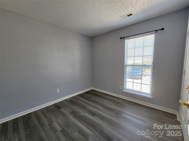 Building Photo - 4958 Astonshire Ln