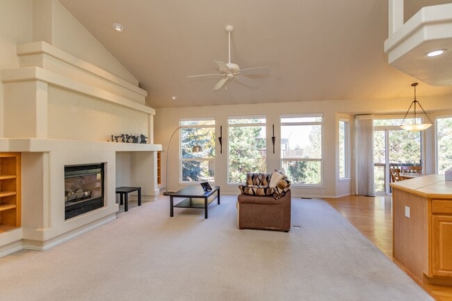 Building Photo - Peaceful University Park Home with Mountai...