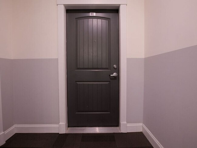 Building Photo - 11905 Centre St