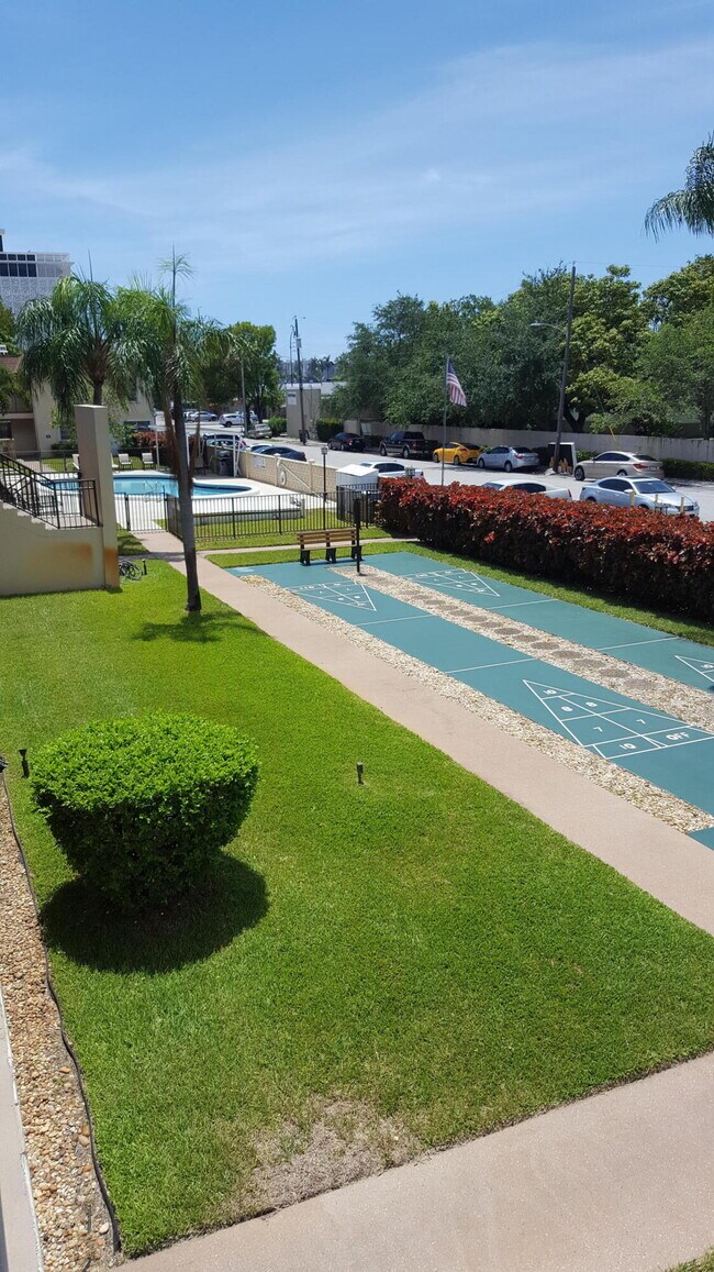 Building Photo - 421 NE 1st St