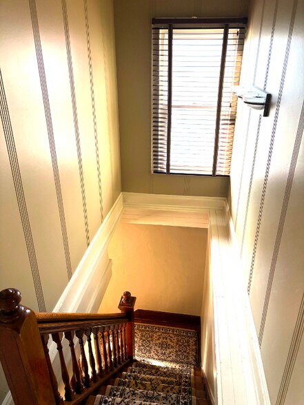 Building Photo - 3 E 3rd Ave