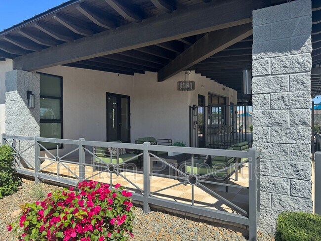 Building Photo - 15874 W Gray Fox Trl