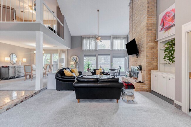 Building Photo - 202 Old Bridge Lake St