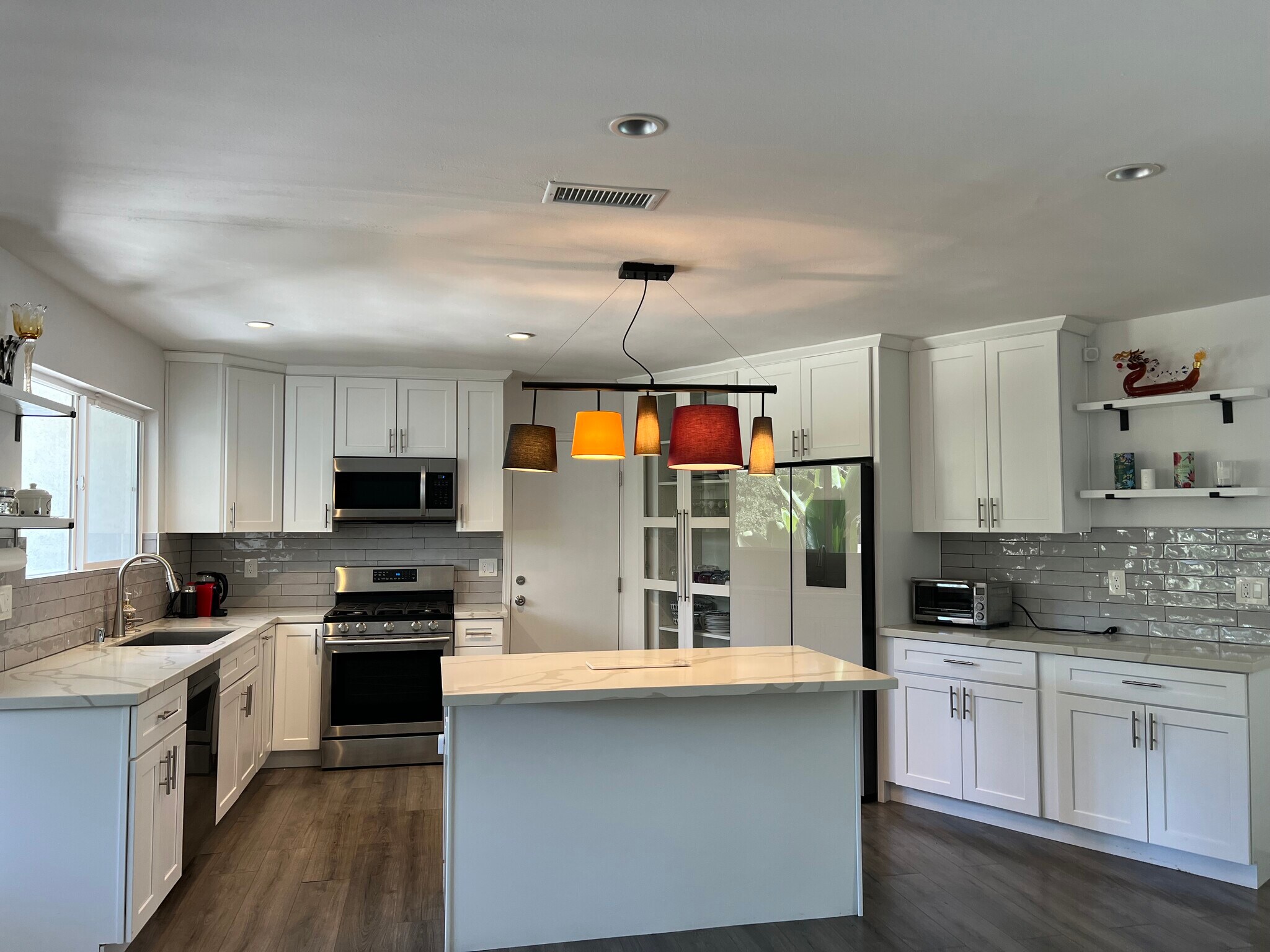 Kitchen - 21523 Dumetz Rd