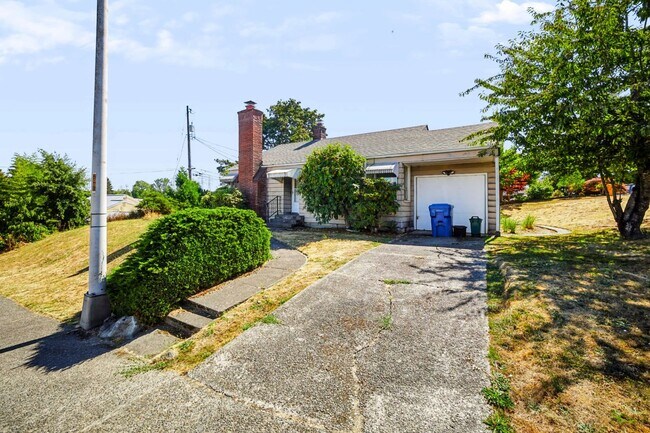 Building Photo - 2015 S Edmunds St