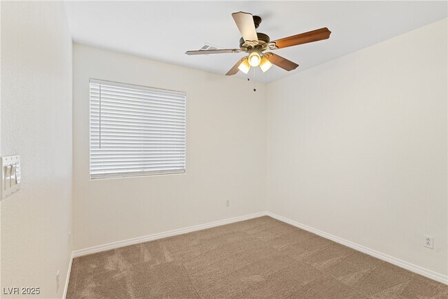 Building Photo - 7268 Vinca Rd