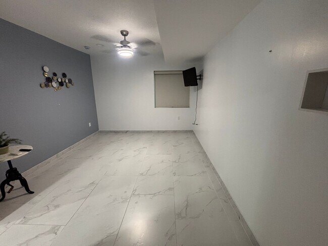 Building Photo - Remodeled 1-Bedroom ADU with All Utilities Included in Pacoima!