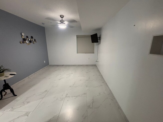 Building Photo - Remodeled 1-Bedroom ADU with All Utilities...