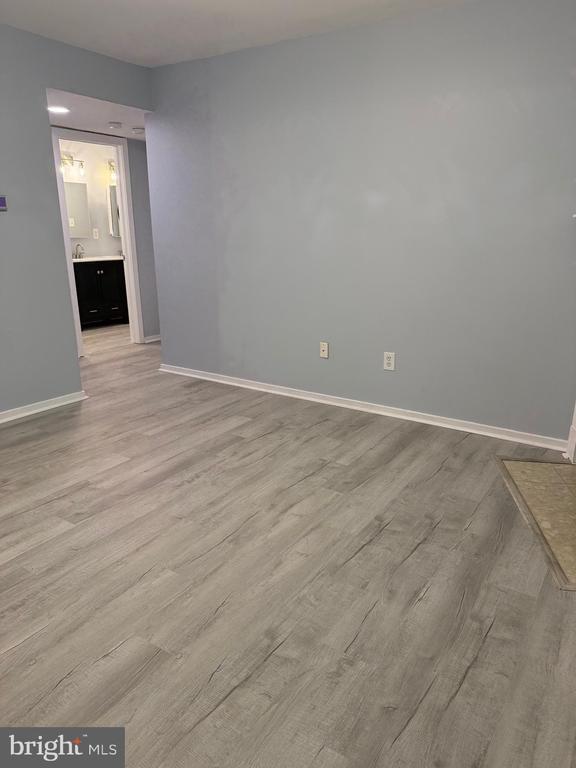 Building Photo - 313 Gregorys Way