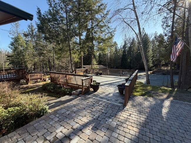 Building Photo - 7429 W Evans Creek Rd