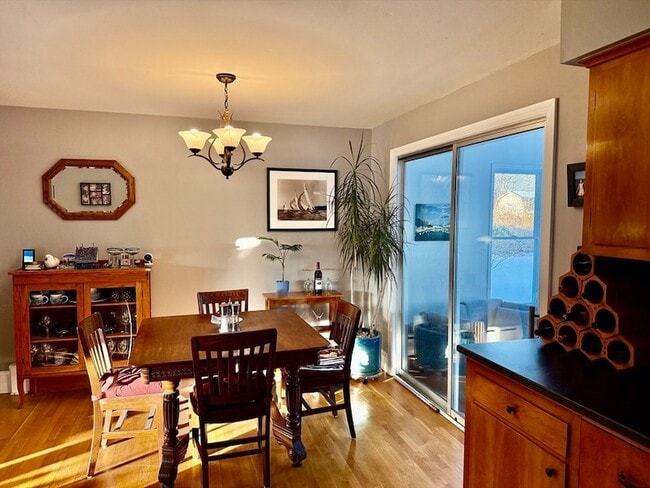 Building Photo - 12 Holiday Dr