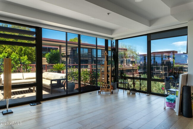 Building Photo - 7147 E Rancho Vista Dr
