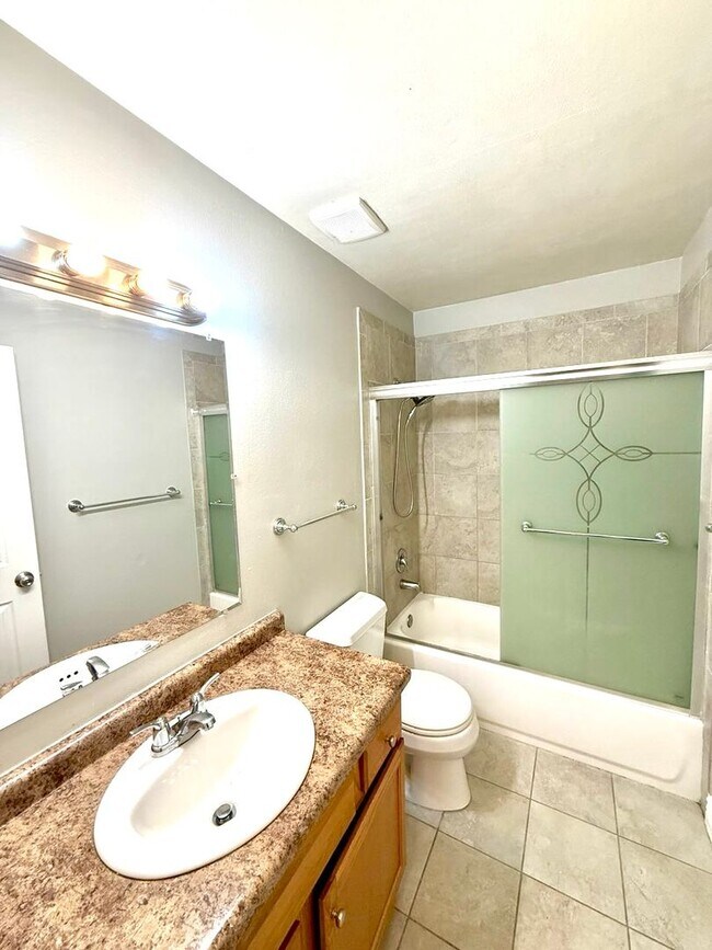 Building Photo - 4015 Stonedike Dr