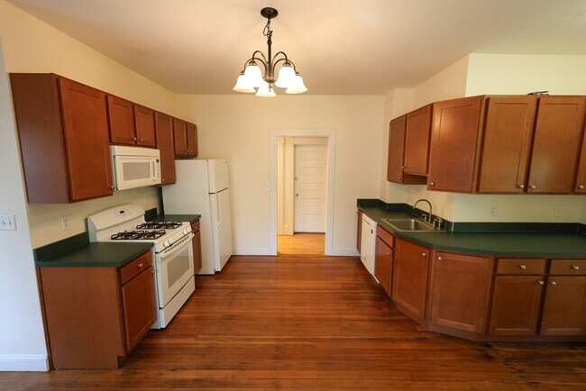 Building Photo - 72 Grampian Way