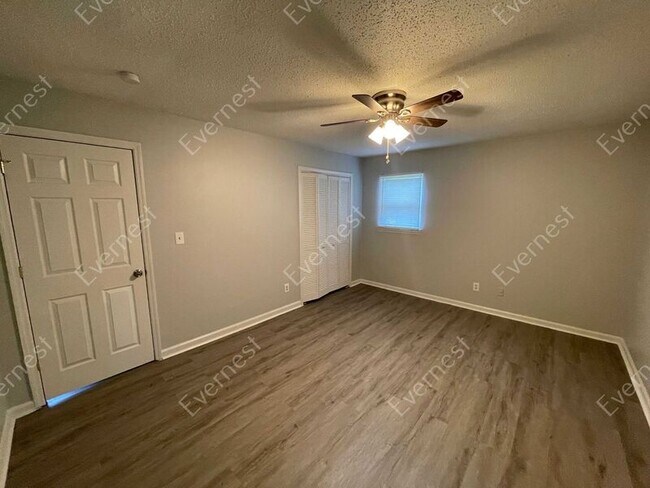 Building Photo - 5201 Mike Dr