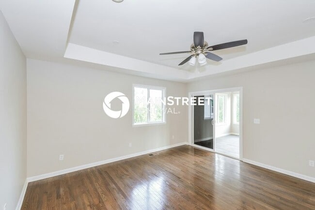 Building Photo - 4 Bedroom Pet-Friendly Home in NASHVILLE, ...