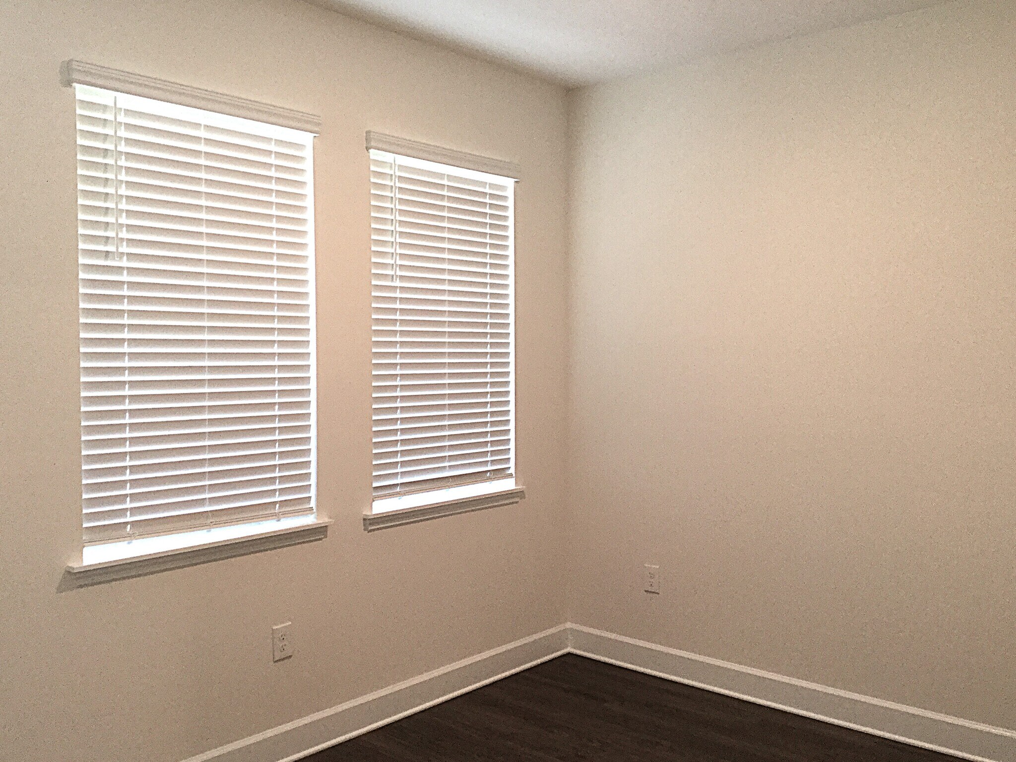 Building Photo - 220 Crestrun Loop