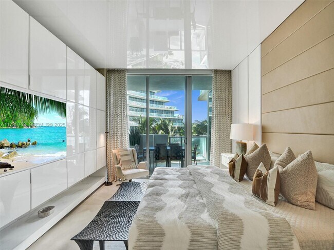 Building Photo - 2200 N Ocean Blvd