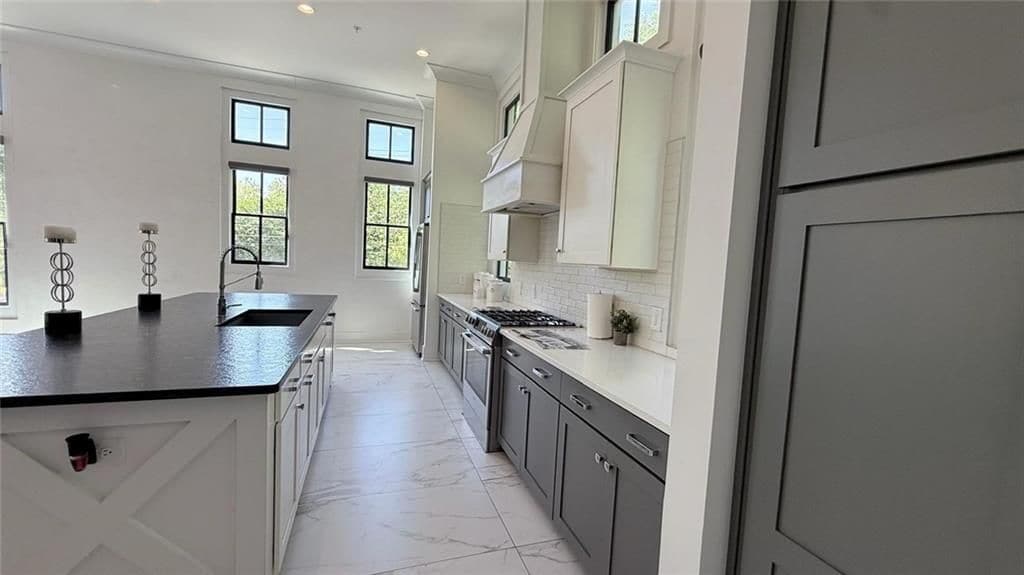 Building Photo - 11650 Folia Cir