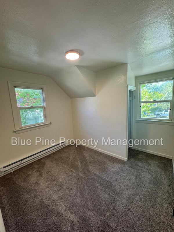 Building Photo - 112 4th St