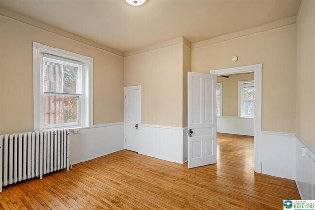 Building Photo - 426 Heckewelder Pl