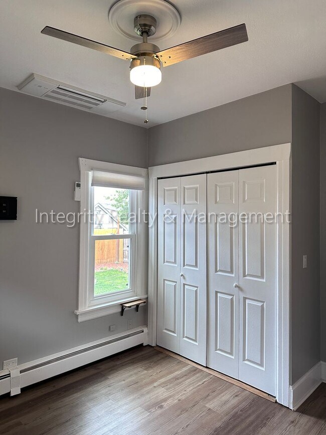 Building Photo - 4631 W Moncrieff Pl