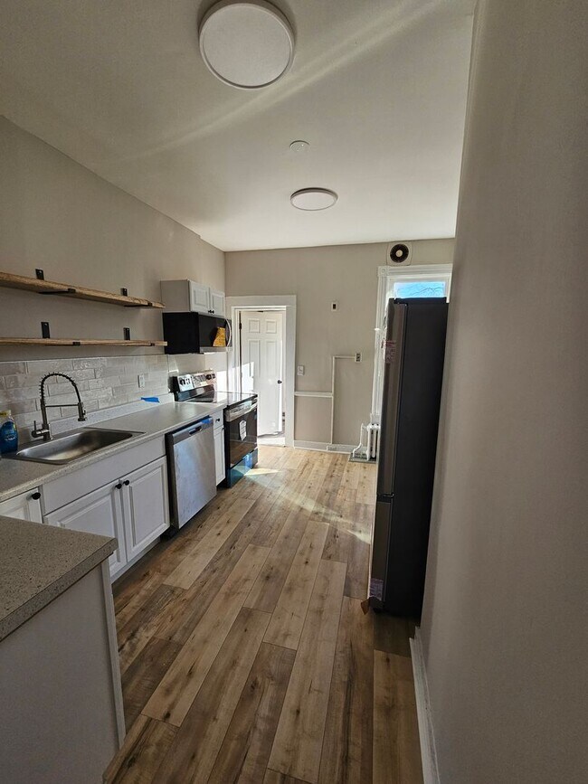 Building Photo - 3 Bedroom Apartment - Kingston, NY