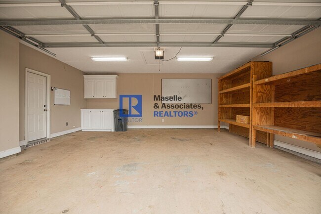 Building Photo - 403 Evian Way