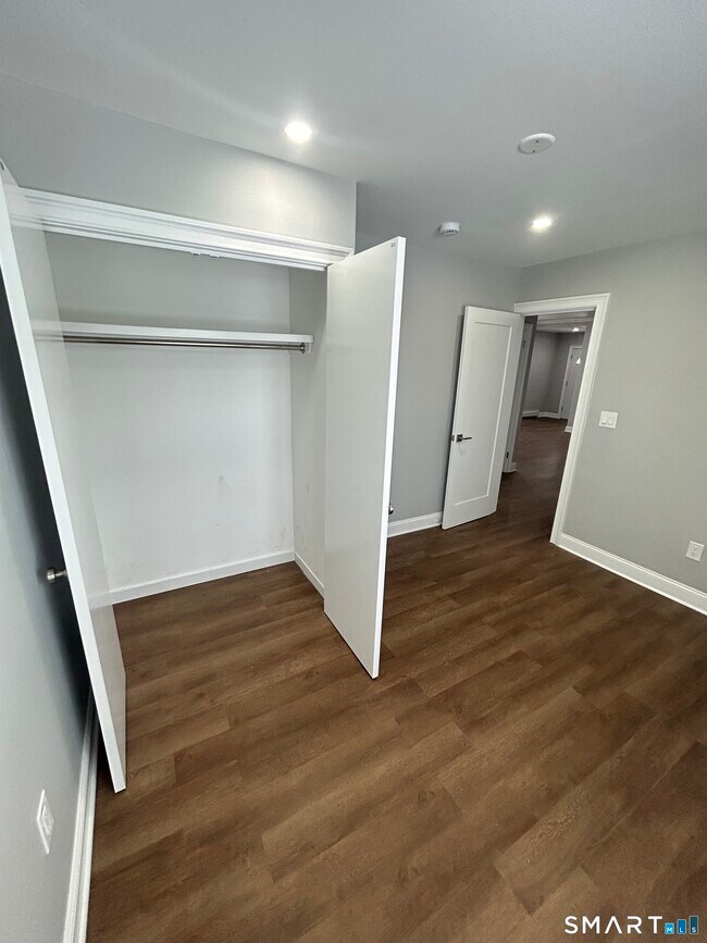 Building Photo - 54 Forest St