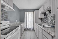 Building Photo - Siesta-Pharr