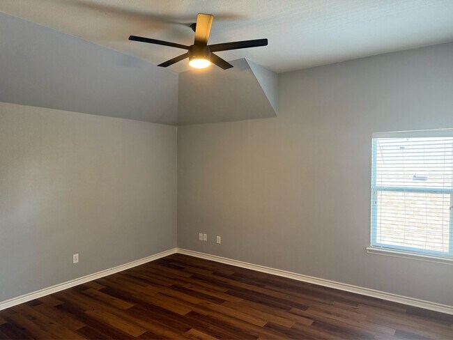 Building Photo - 9720 Colonywood Dr