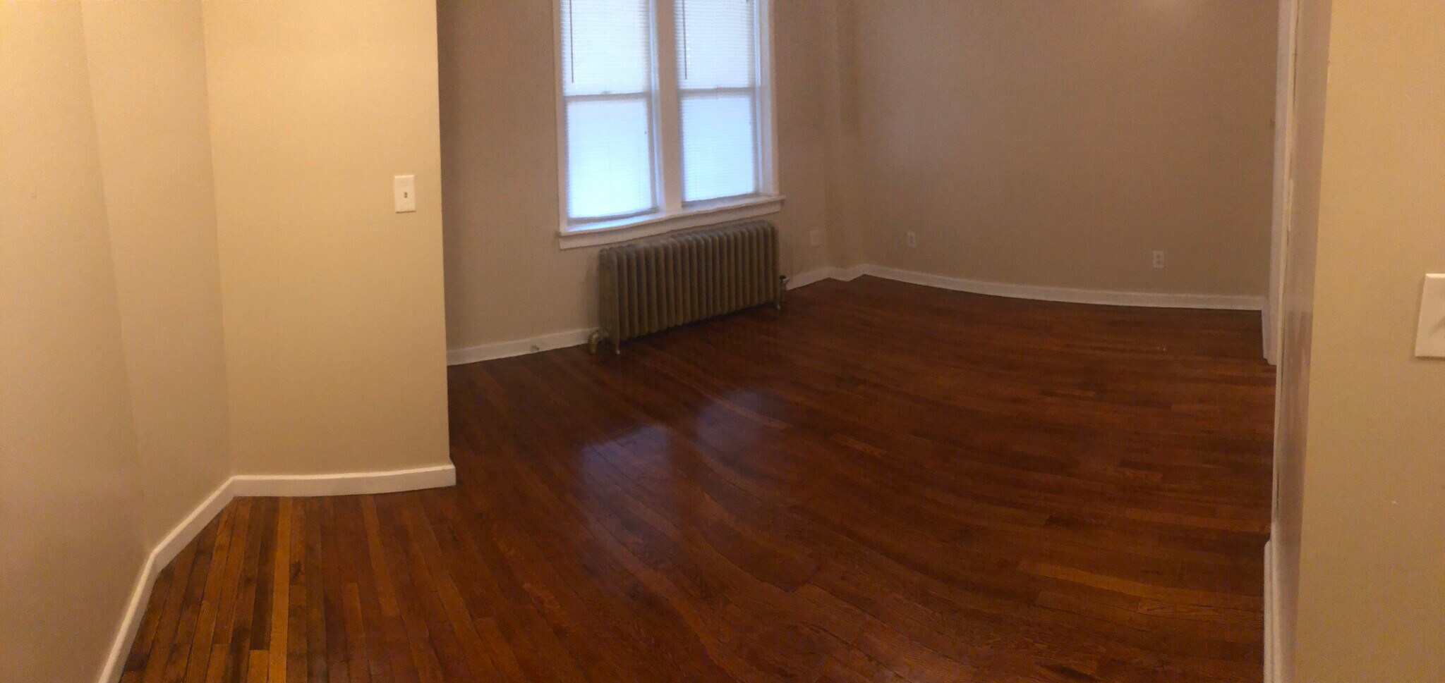 Building Photo - 560 Park Ave