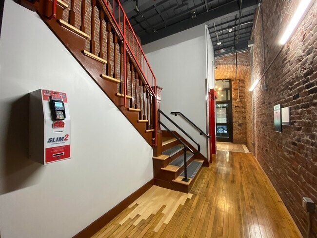 Building Photo - 83 Hanover St