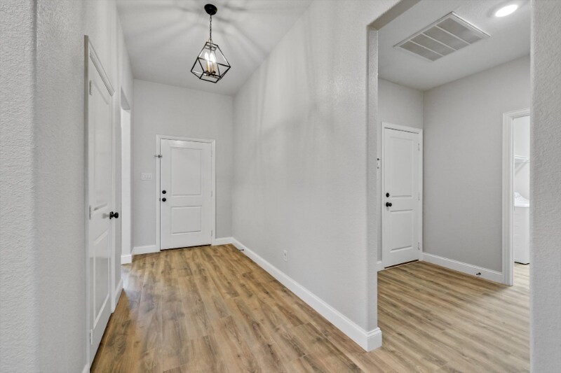 Building Photo - 10416 Talus Dr