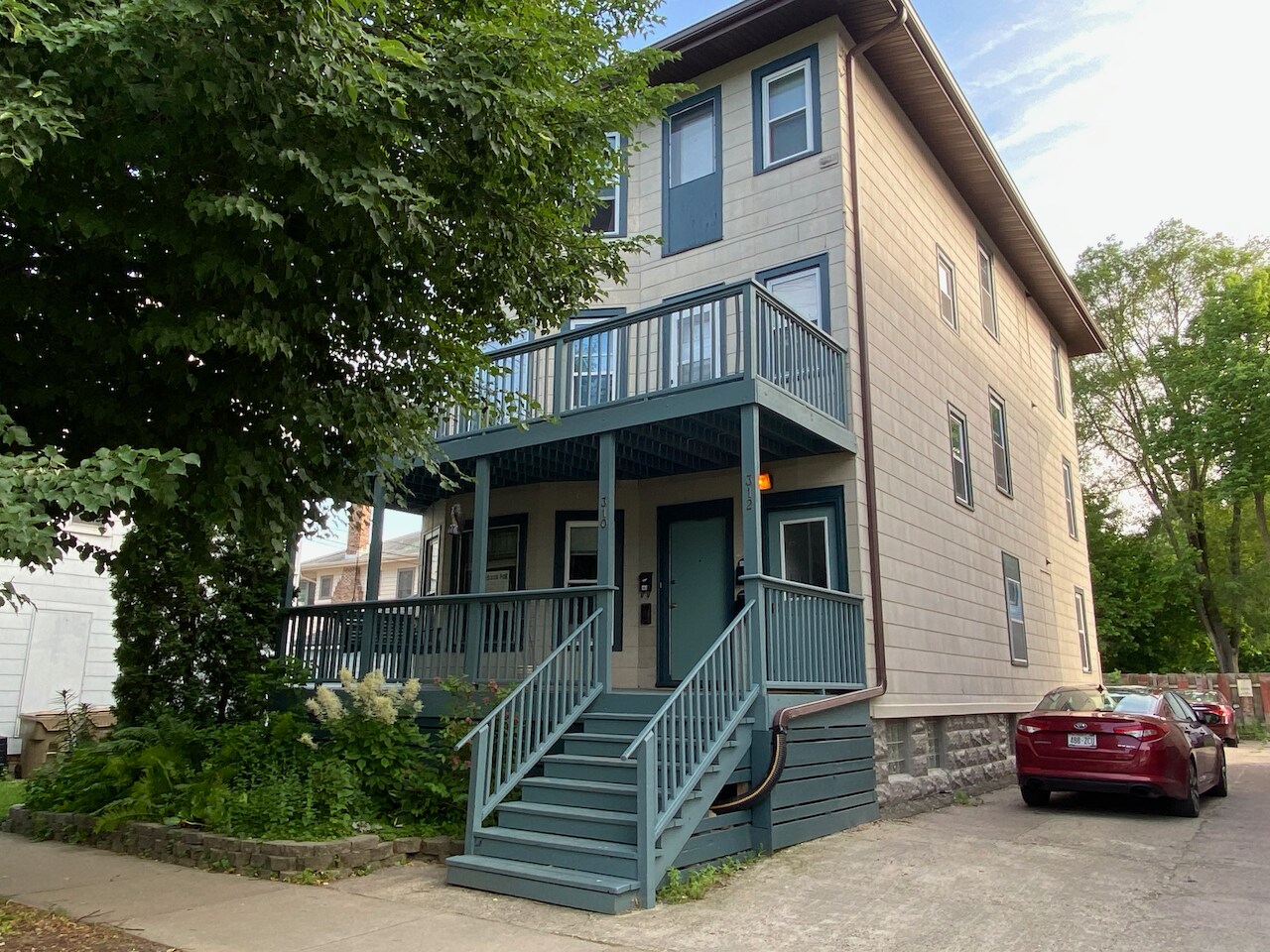 Building Photo - 310 N Ingersoll St