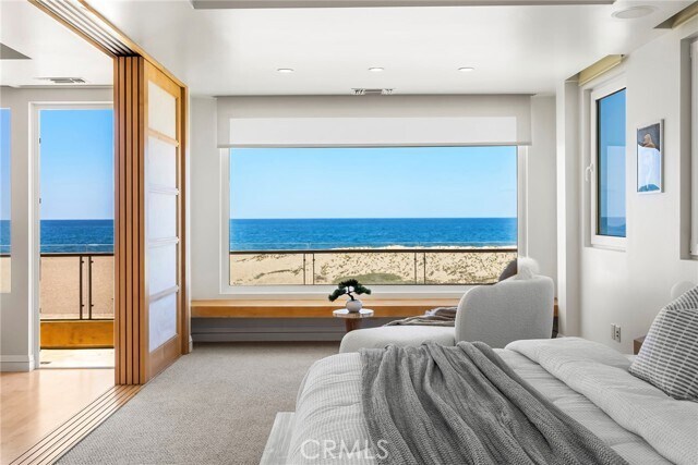 Building Photo - 1554 E Oceanfront