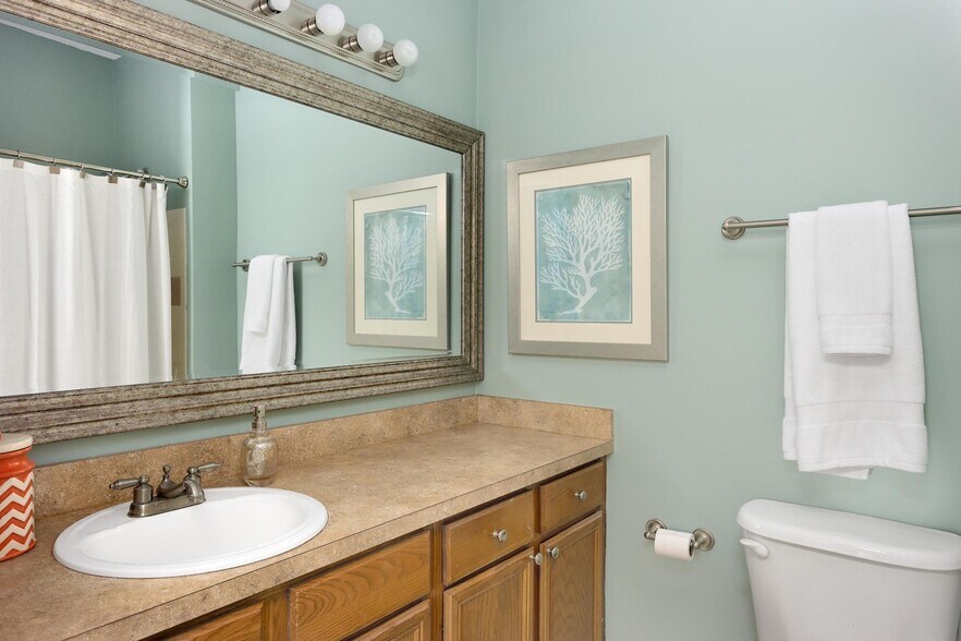 Building Photo - 45 Sycamore Ave