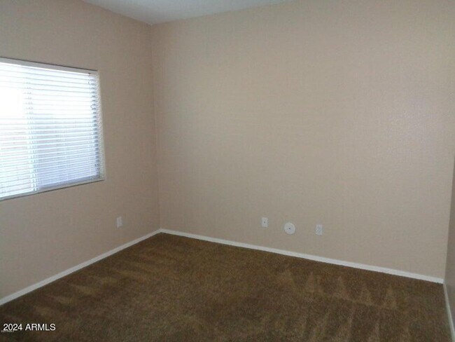 Building Photo - 22641 N Gibson Dr