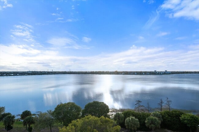 Building Photo - 300 S Australian Ave