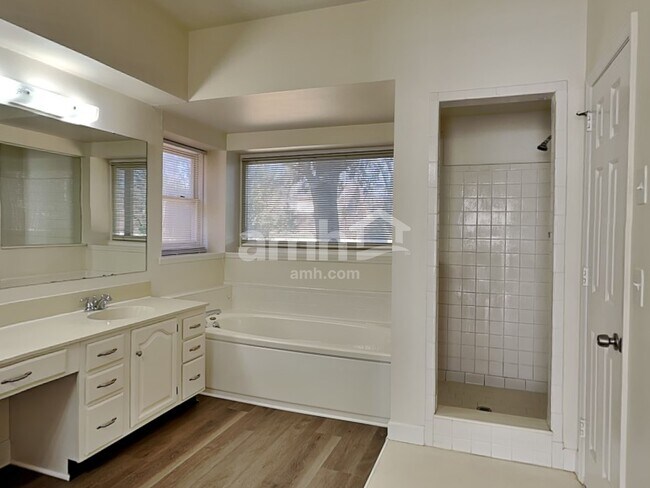 Building Photo - 7012 Poplar Creek Trce