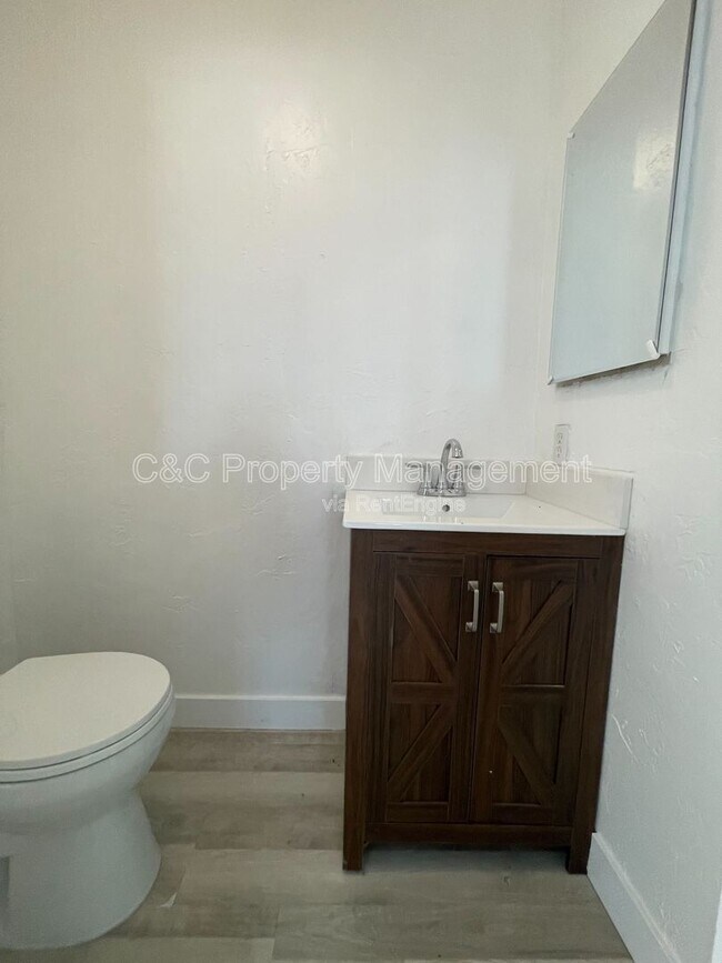 Building Photo - 1410 Cottonwood Ave