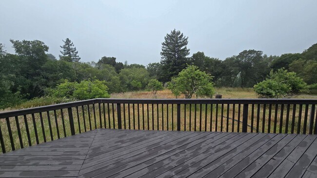 Building Photo - Beautiful West County Property Minutes Fro...
