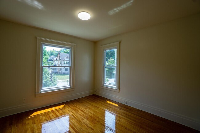 Building Photo - 817 Euclid Ave