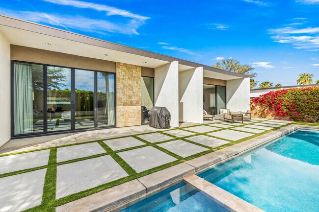 Building Photo - 57572 Salida del Sol