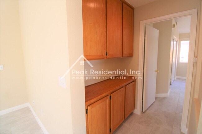 Building Photo - Updated 4bd/2ba Elk Grove Home with 2 Car Garage