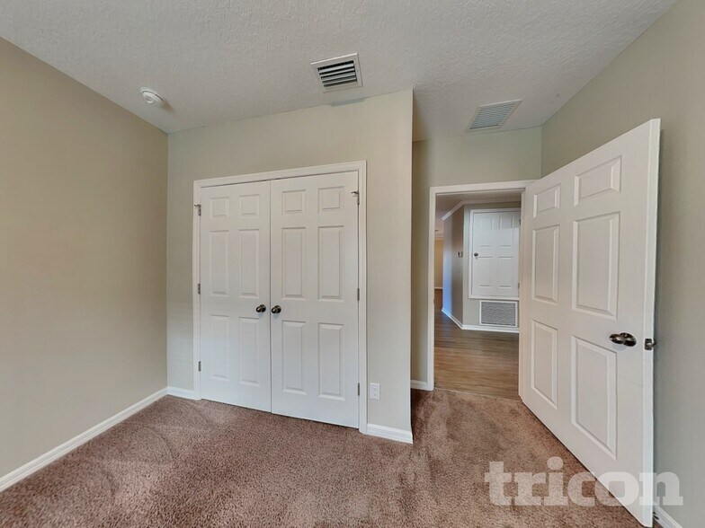 Building Photo - 1266 Stratton Ave